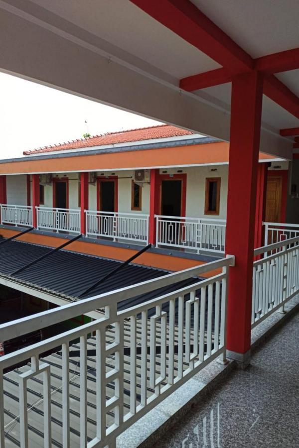 Harmony House Syariah Near Alun Alun Pati Mitra Reddoorz Hotel Exterior photo