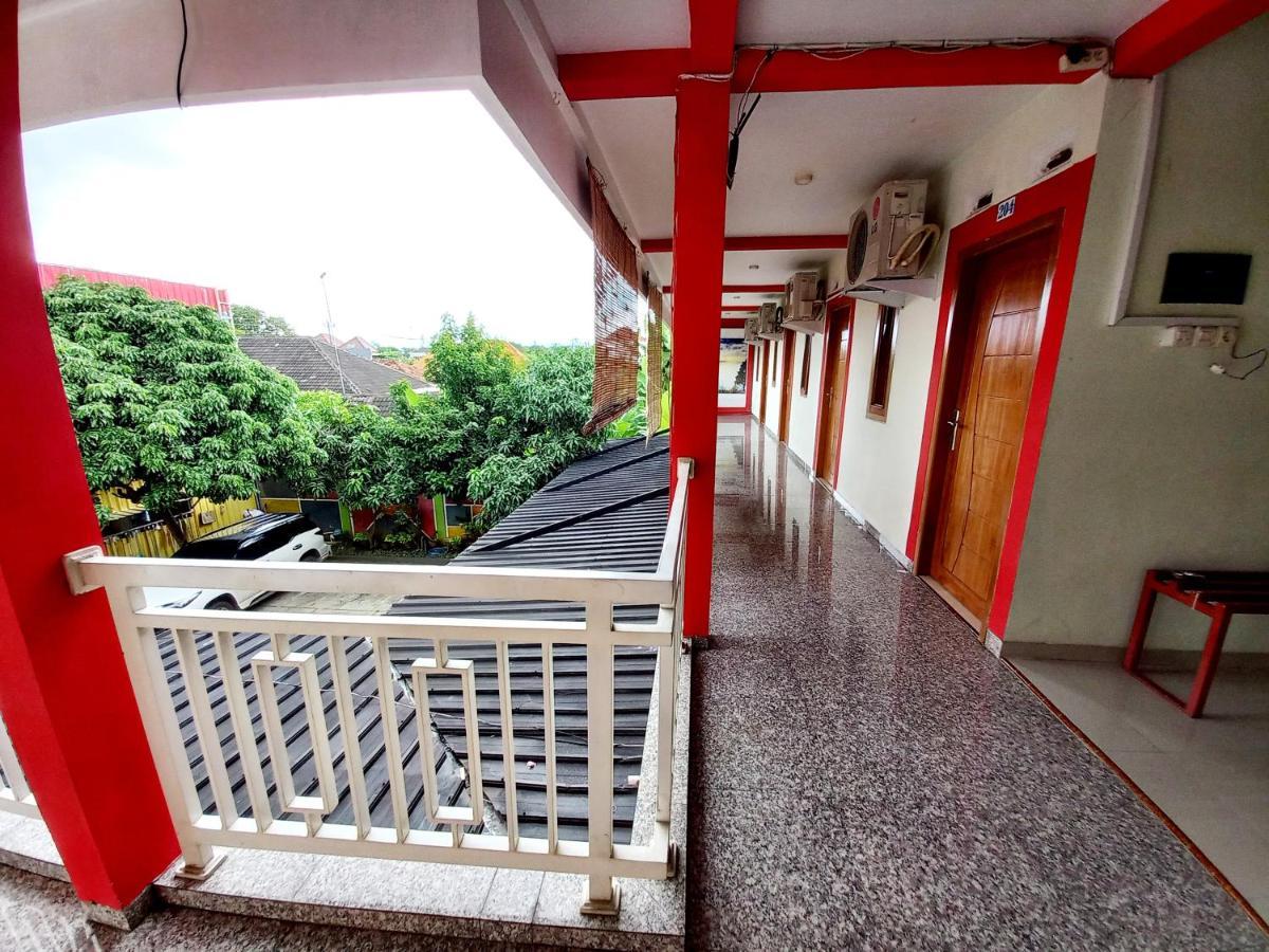 Harmony House Syariah Near Alun Alun Pati Mitra Reddoorz Hotel Exterior photo